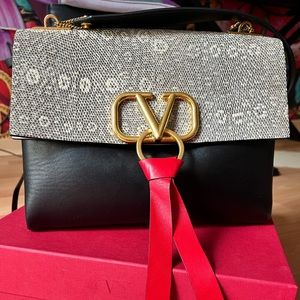 Valentino Garavani large vring shoulder bag